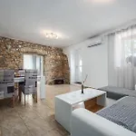 One-bedroom In Divsici